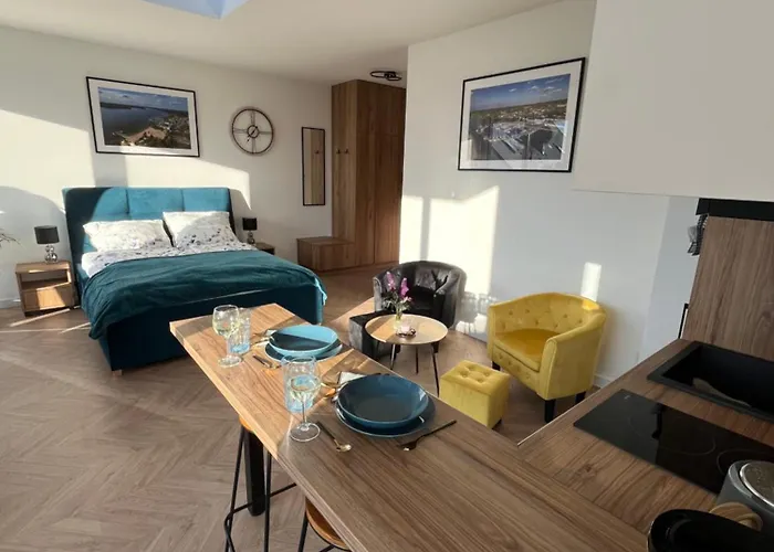 Sloneczny Widok Boczny Na Jezioro شقة هاجوكوفه